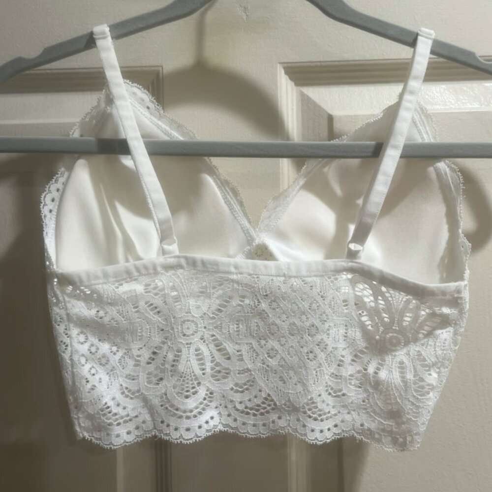 Women’s lace bralette - Picture 7 of 10
